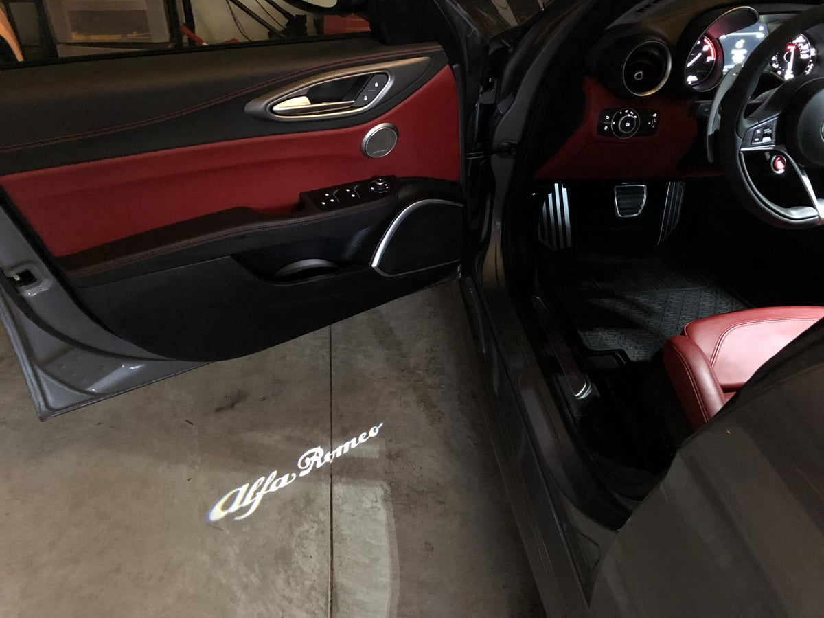 cardoorlight.com
